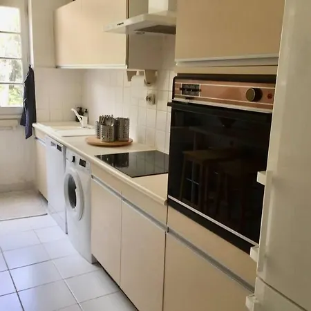 Apartment Le Panoramique, Piscine/wifi/calme Hyeres